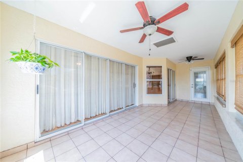 House in Sun City Center, Florida 2 bedrooms, 182.09 sq.m. № 1341874 - photo 24