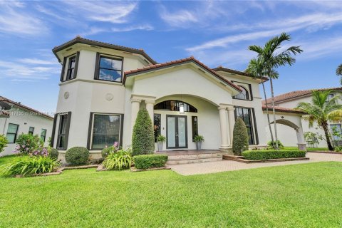 Villa ou maison à vendre à Miramar, Floride: 5 chambres, 404.31 m2 № 1238681 - photo 1