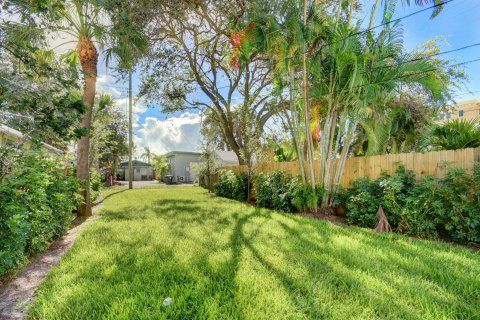 Villa ou maison à vendre à Lake Worth, Floride: 2 chambres, 81.75 m2 № 1051376 - photo 15