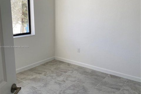 Condo in North Miami Beach, Florida, 3 bedrooms  № 1329820 - photo 19