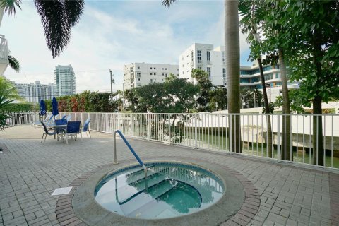 Купить кондоминиум в Майами-Бич, Флорида 2 спальни, 92.9м2, № 1049522 - фото 23