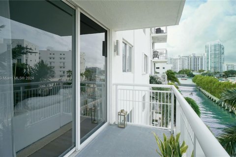 Купить кондоминиум в Майами-Бич, Флорида 2 спальни, 92.9м2, № 1049522 - фото 2