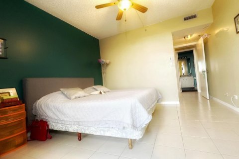 Condominio en venta en Lauderhill, Florida, 2 dormitorios, 149.29 m2 № 1031917 - foto 11