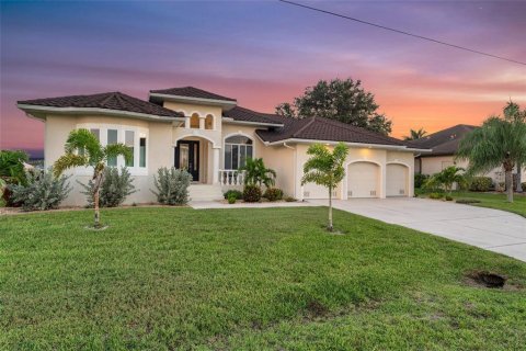 Villa ou maison à vendre à Punta Gorda, Floride: 3 chambres, 203.55 m2 № 1323232 - photo 4