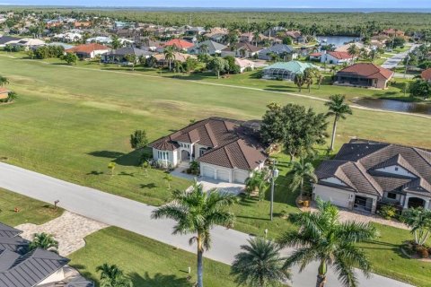 Villa ou maison à vendre à Punta Gorda, Floride: 3 chambres, 203.55 m2 № 1323232 - photo 8