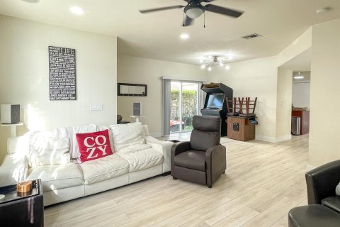 Touwnhouse à vendre à Coral Springs, Floride: 3 chambres, 151.8 m2 № 1061358 - photo 13