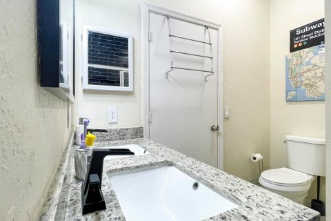 Townhouse in Coral Springs, Florida 3 bedrooms, 151.8 sq.m. № 1061358 - photo 16