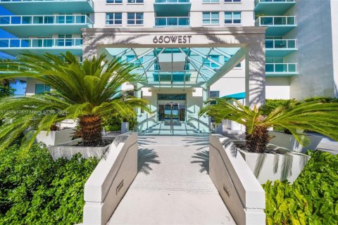 Condominio en venta en Miami Beach, Florida, 2 dormitorios, 100.15 m2 № 1227547 - foto 1