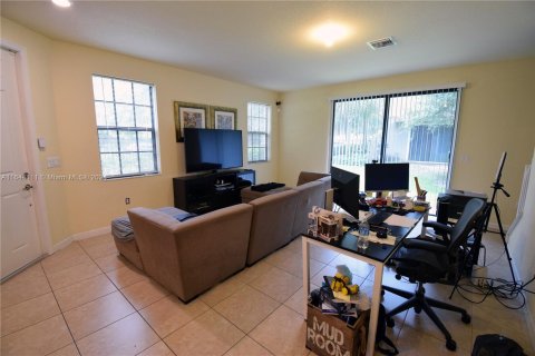 Touwnhouse à vendre à Tamarac, Floride: 3 chambres, 154.96 m2 № 1328247 - photo 13