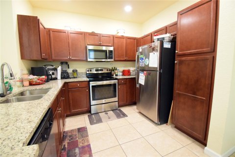 Touwnhouse à vendre à Tamarac, Floride: 3 chambres, 154.96 m2 № 1328247 - photo 11