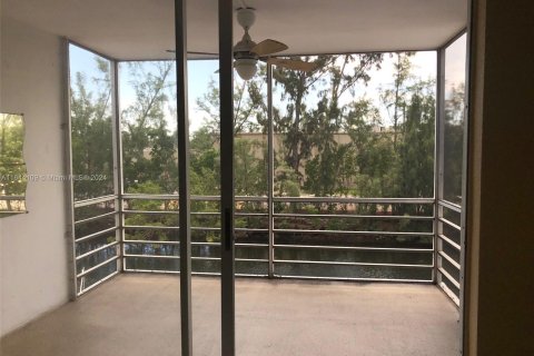 Copropriété à vendre à North Miami Beach, Floride: 1 chambre, 80.36 m2 № 1328246 - photo 3