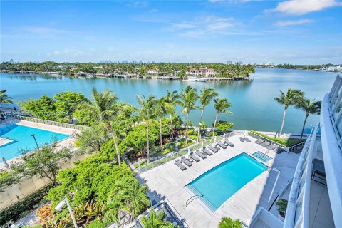 Copropriété à vendre à Miami Beach, Floride: 2 chambres, 88.44 m2 № 1328248 - photo 9