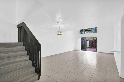 Touwnhouse à vendre à Miami Gardens, Floride: 3 chambres, 146.6 m2 № 1227024 - photo 7