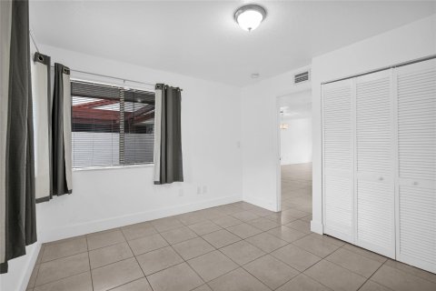 Touwnhouse à vendre à Miami Gardens, Floride: 3 chambres, 146.6 m2 № 1227024 - photo 12