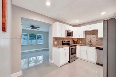 Casa en venta en Hollywood, Florida, 3 dormitorios, 106.19 m2 № 1029042 - foto 15