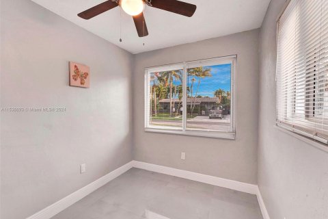 House in Hollywood, Florida 3 bedrooms, 106.19 sq.m. № 1029042 - photo 27