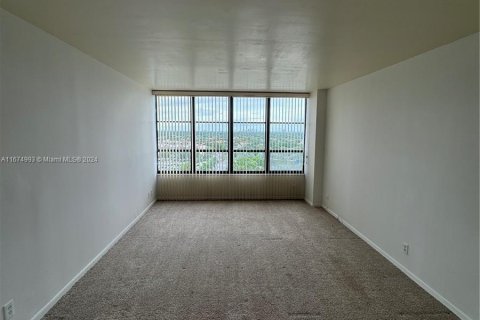 Copropriété à vendre à Hallandale Beach, Floride: 2 chambres, 130.06 m2 № 1399415 - photo 4