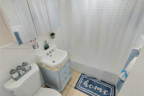 Casa en venta en Fort Lauderdale, Florida, 2 dormitorios, 81.29 m2 № 1399418 - foto 19