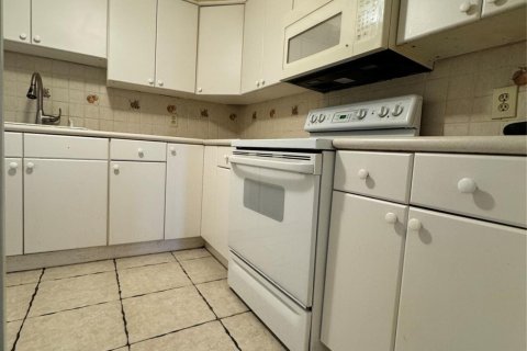 Condo in Davie, Florida, 2 bedrooms  № 1076798 - photo 12