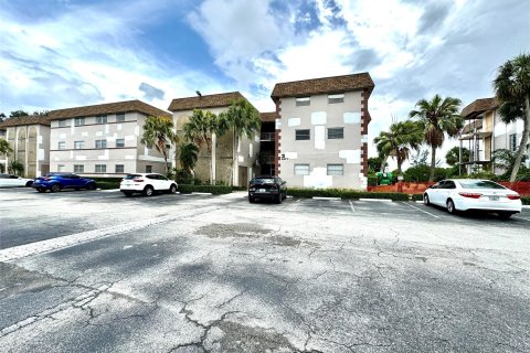 Copropriété à vendre à Davie, Floride: 2 chambres, 79.52 m2 № 1076798 - photo 5