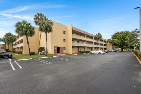 Condominio en venta en Tamarac, Florida, 1 dormitorio, 61.32 m2 № 1076847 - foto 4