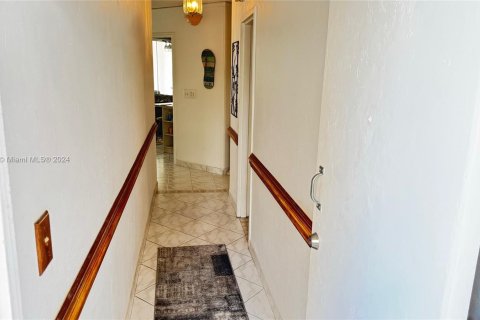 Copropriété à vendre à Hallandale Beach, Floride: 1 chambre, 81.57 m2 № 1384095 - photo 6