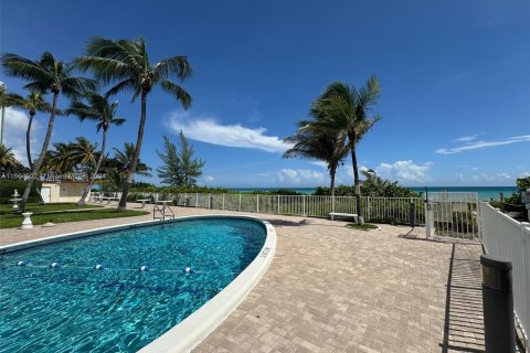 Copropriété à vendre à Hallandale Beach, Floride: 1 chambre, 81.57 m2 № 1384095 - photo 1