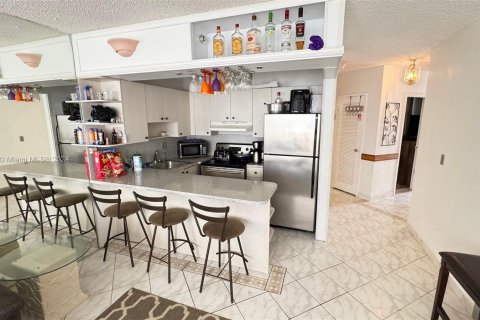 Copropriété à vendre à Hallandale Beach, Floride: 1 chambre, 81.57 m2 № 1384095 - photo 17