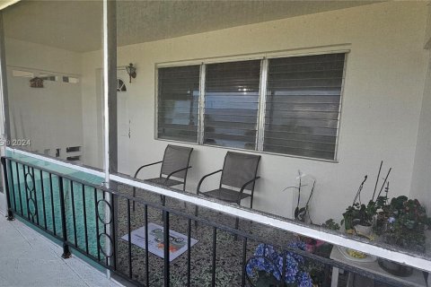 Condo in North Miami Beach, Florida, 1 bedroom  № 1384094 - photo 2