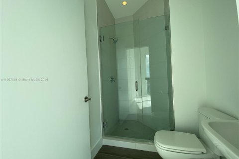 Condo in Miami, Florida, 3 bedrooms  № 1384066 - photo 22