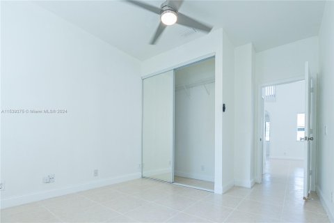 House in Weston, Florida 4 bedrooms, 225.2 sq.m. № 1067448 - photo 22