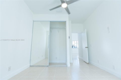 House in Weston, Florida 4 bedrooms, 225.2 sq.m. № 1067448 - photo 24