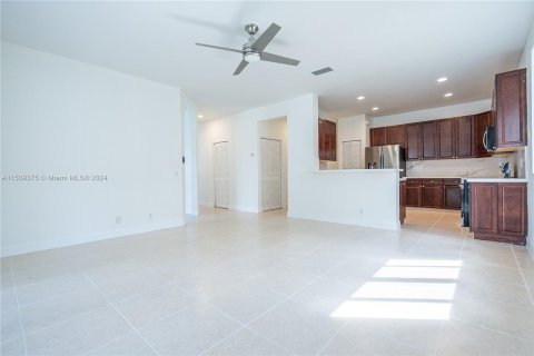 House in Weston, Florida 4 bedrooms, 225.2 sq.m. № 1067448 - photo 21