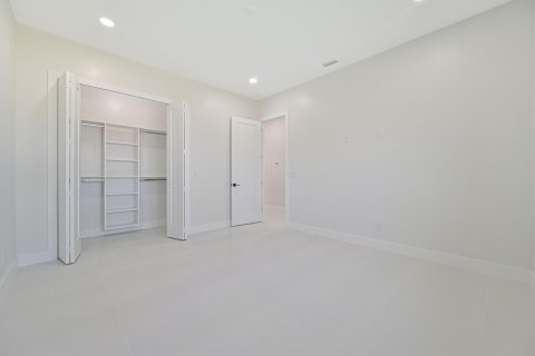 Casa en venta en Cape Coral, Florida, 4 dormitorios, 203.83 m2 № 1018135 - foto 6