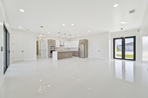 Villa ou maison à vendre à Cape Coral, Floride: 4 chambres, 203.83 m2 № 1018135 - photo 26