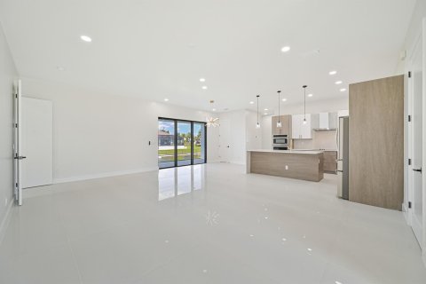 Villa ou maison à vendre à Cape Coral, Floride: 4 chambres, 203.83 m2 № 1018135 - photo 27