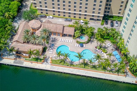 Copropriété à vendre à Aventura, Floride: 3 chambres, 159.79 m2 № 1410662 - photo 24