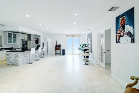 Casa en venta en Miami Beach, Florida, 4 dormitorios, 173.36 m2 № 1410708 - foto 3