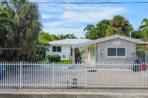 Casa en venta en Miami Beach, Florida, 4 dormitorios, 173.36 m2 № 1410708 - foto 28