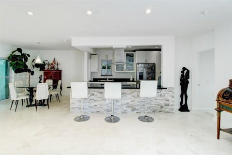 Casa en venta en Miami Beach, Florida, 4 dormitorios, 173.36 m2 № 1410708 - foto 8