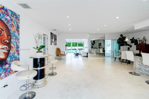 Casa en venta en Miami Beach, Florida, 4 dormitorios, 173.36 m2 № 1410708 - foto 2