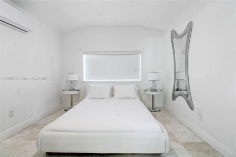 Casa en venta en Miami Beach, Florida, 4 dormitorios, 173.36 m2 № 1410708 - foto 15