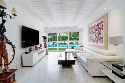 Casa en venta en Miami Beach, Florida, 4 dormitorios, 173.36 m2 № 1410708 - foto 4