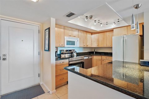 Condo in Saint Petersburg, Florida, 1 bedroom  № 1357956 - photo 7