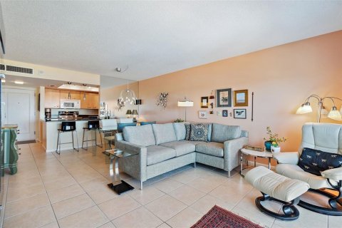 Condominio en venta en Saint Petersburg, Florida, 1 dormitorio, 69.21 m2 № 1357956 - foto 12