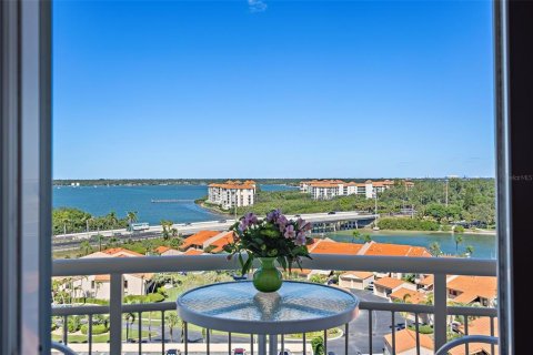 Condominio en venta en Saint Petersburg, Florida, 1 dormitorio, 69.21 m2 № 1357956 - foto 1