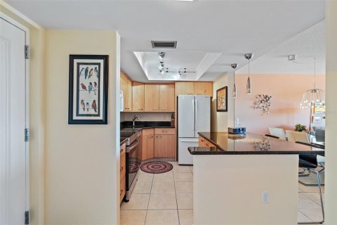 Condominio en venta en Saint Petersburg, Florida, 1 dormitorio, 69.21 m2 № 1357956 - foto 10