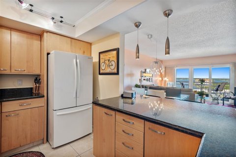 Condo in Saint Petersburg, Florida, 1 bedroom  № 1357956 - photo 6