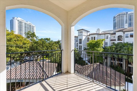 Condominio en venta en Aventura, Florida, 3 dormitorios, 169.08 m2 № 1037395 - foto 18