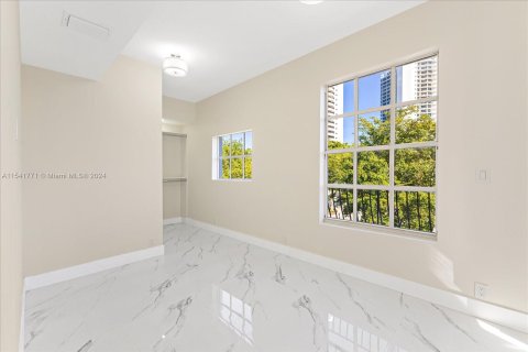 Condominio en venta en Aventura, Florida, 3 dormitorios, 169.08 m2 № 1037395 - foto 16